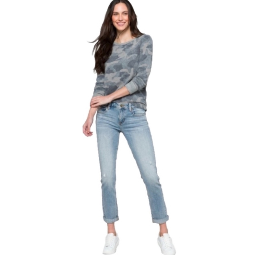 Cosmic Blue Love Adrianne Boyfriend Distressed Jeans in tainted love  NWT